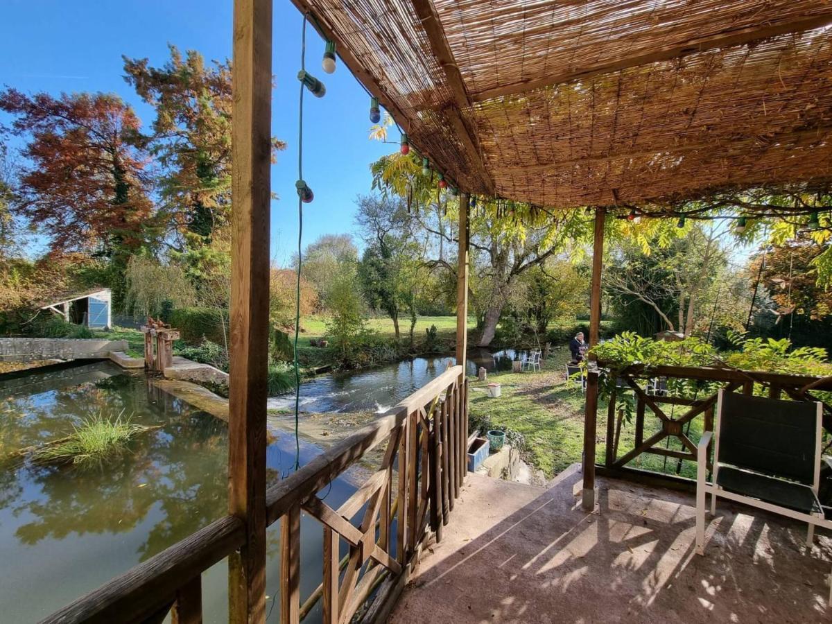 La Roulotte Du Moulin De Palet Villa Baugé Buitenkant foto